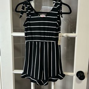 NWT girls black and white striped romper size medium